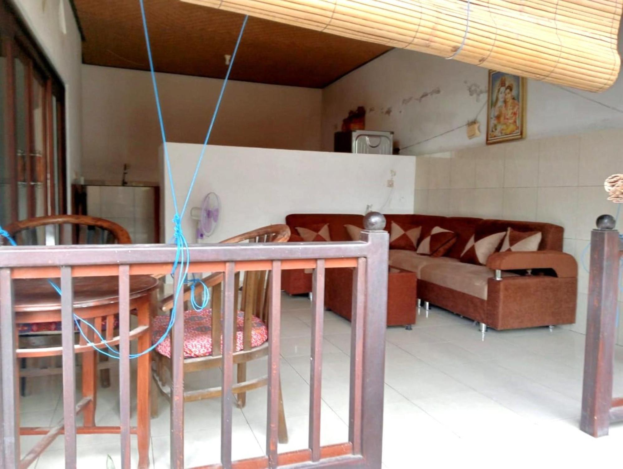 Rumah Wayans Lipah Amed Exteriér fotografie